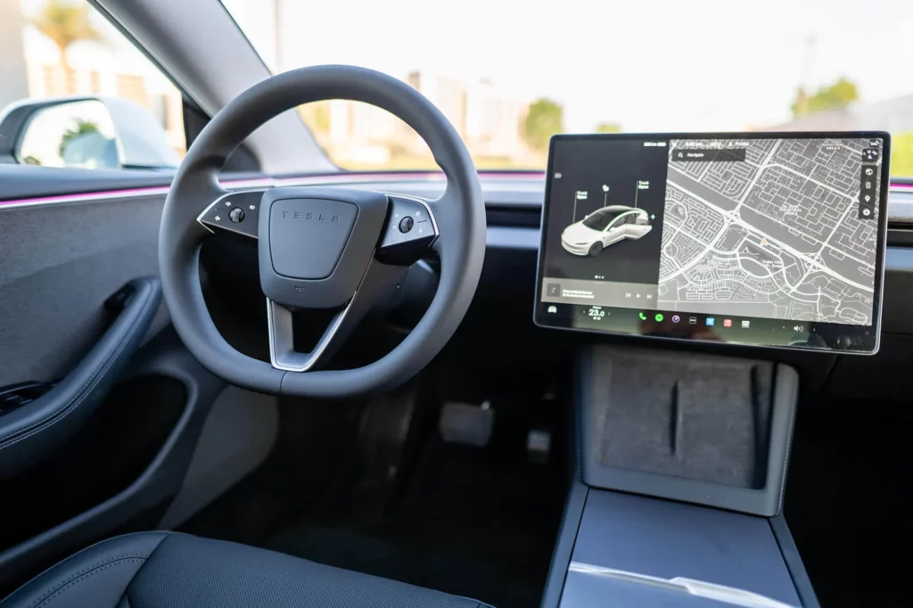 Tesla Model 3 İncelemesi 3 Tesla Model 3 Performans, Sürüş Deneyimi ve Batarya Ömrü